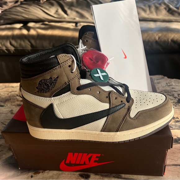 The Air Jordan 1 Mocha High Fragment Design x Travis Scott - Picture 1 of 15